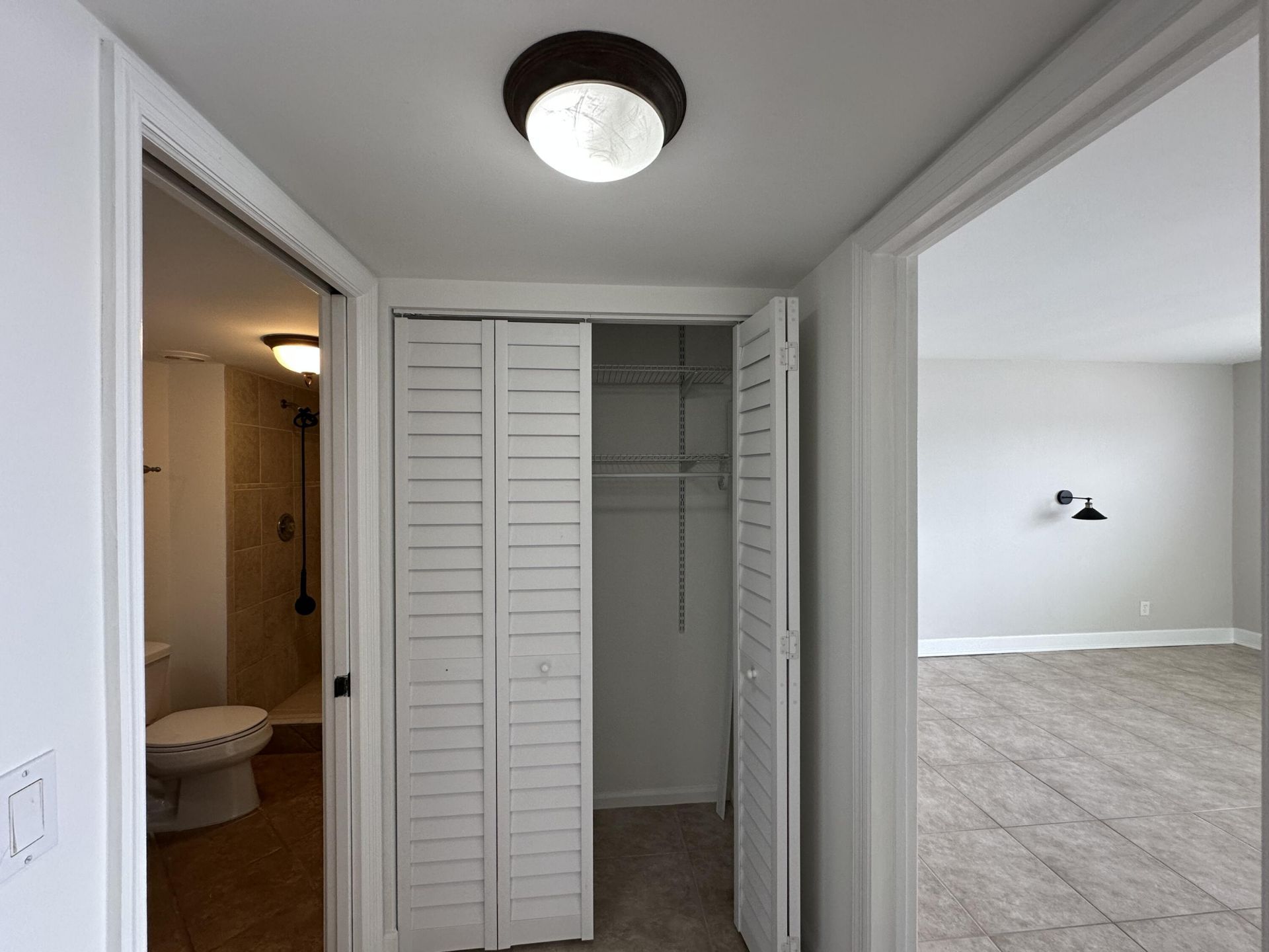 309 Lake Circle, Unit 202, North Palm Beach, FL 33408 Photo