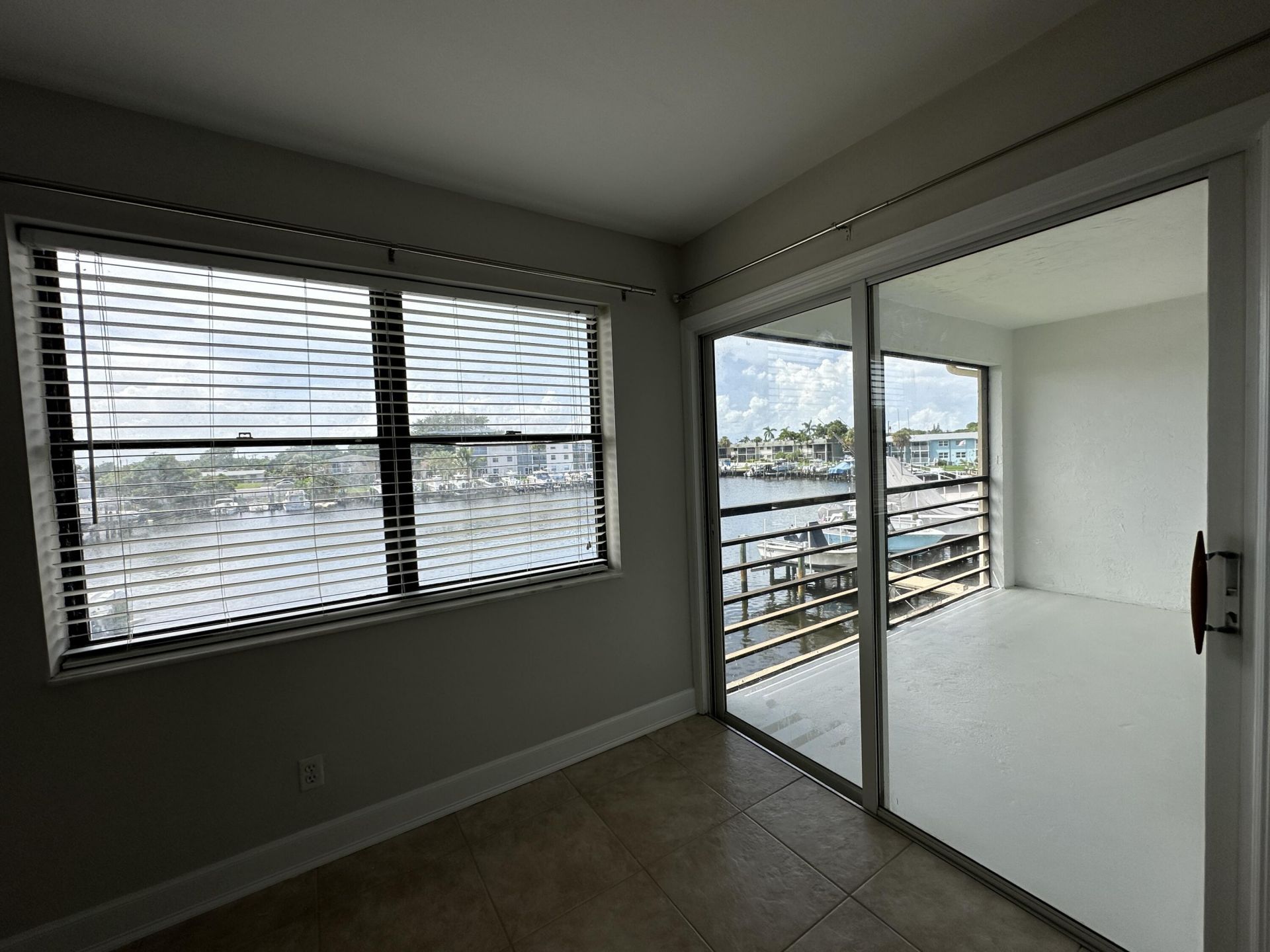 309 Lake Circle, Unit 202, North Palm Beach, FL 33408 Photo