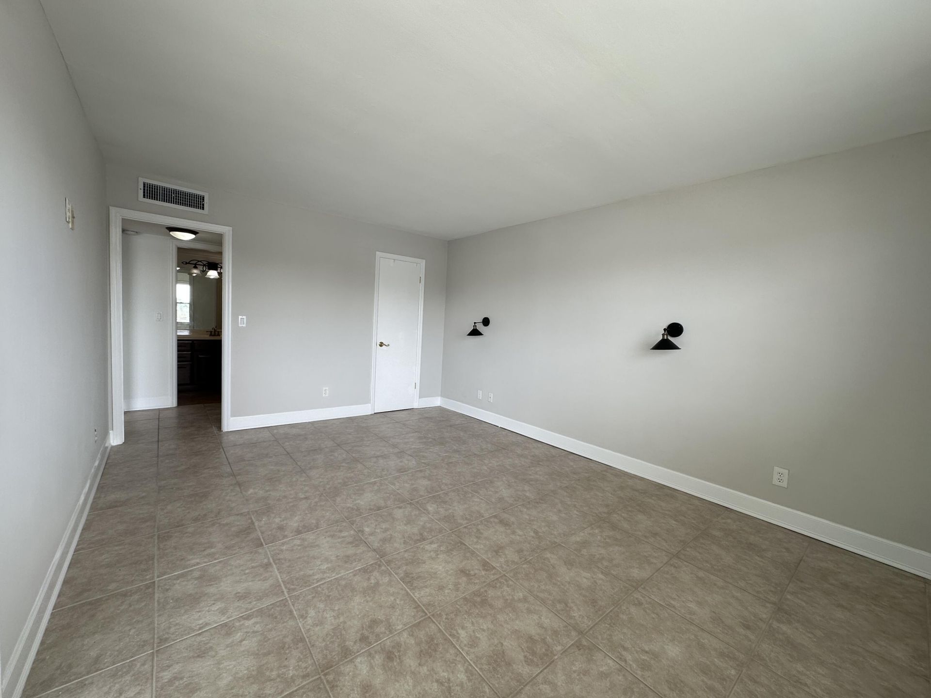 309 Lake Circle, Unit 202, North Palm Beach, FL 33408 Photo