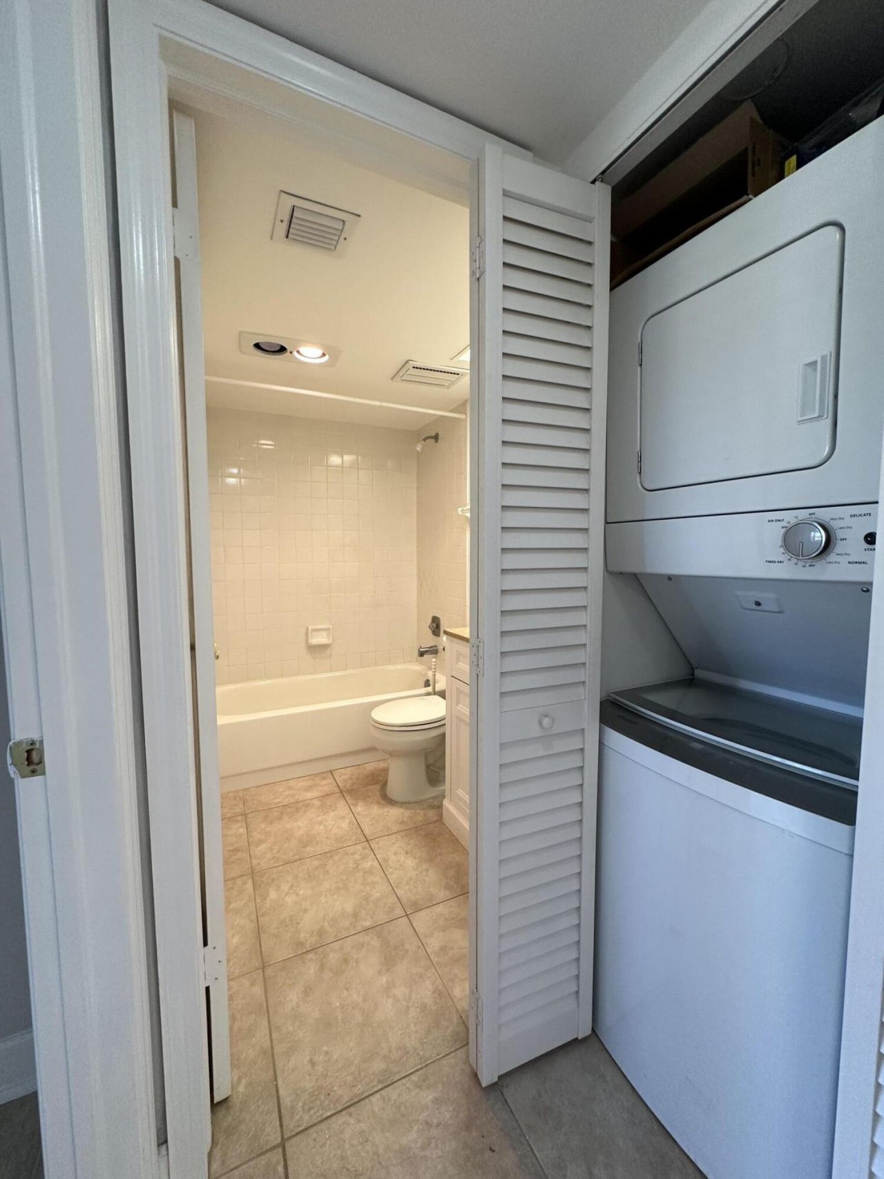 309 Lake Circle, Unit 202, North Palm Beach, FL 33408 Photo