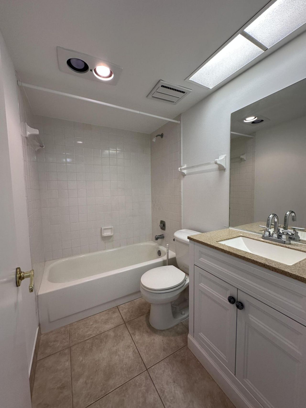 309 Lake Circle, Unit 202, North Palm Beach, FL 33408 Photo