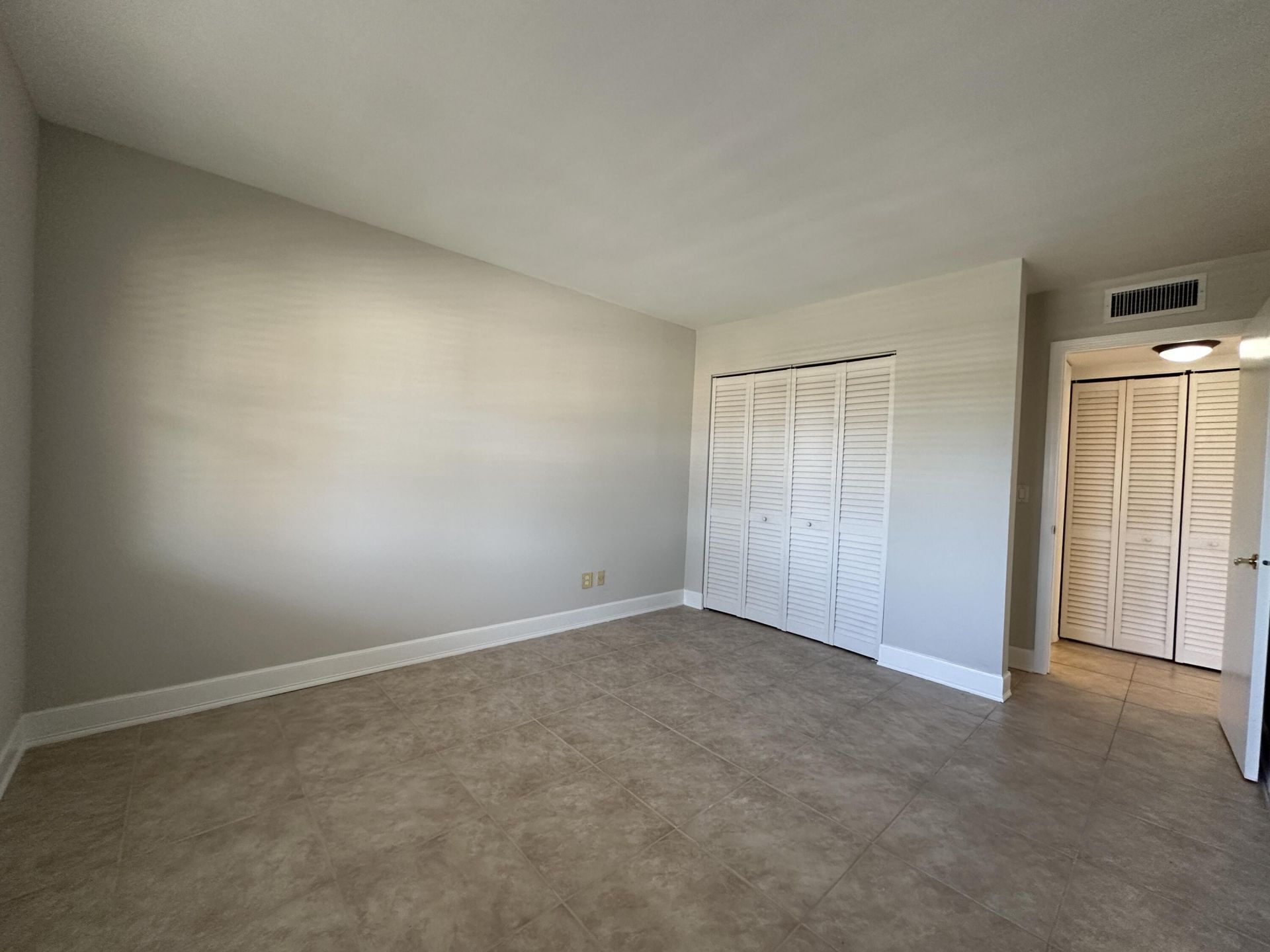 309 Lake Circle, Unit 202, North Palm Beach, FL 33408 Photo
