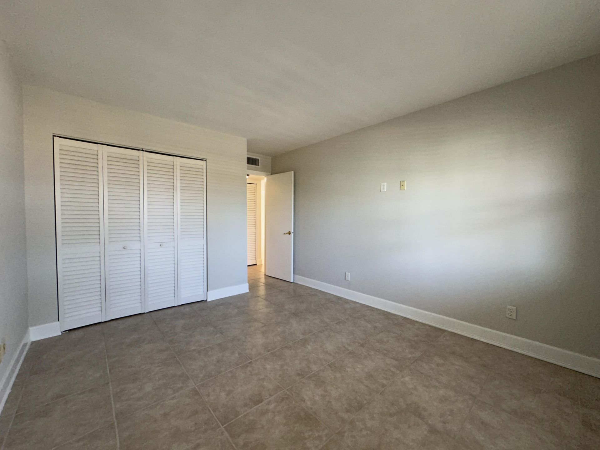 309 Lake Circle, Unit 202, North Palm Beach, FL 33408 Photo