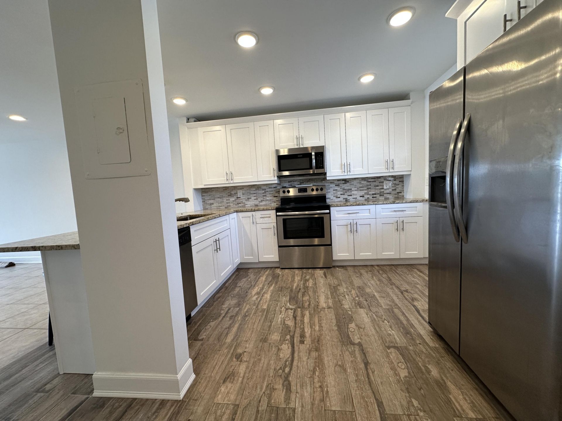 309 Lake Circle, Unit 202, North Palm Beach, FL 33408 Photo