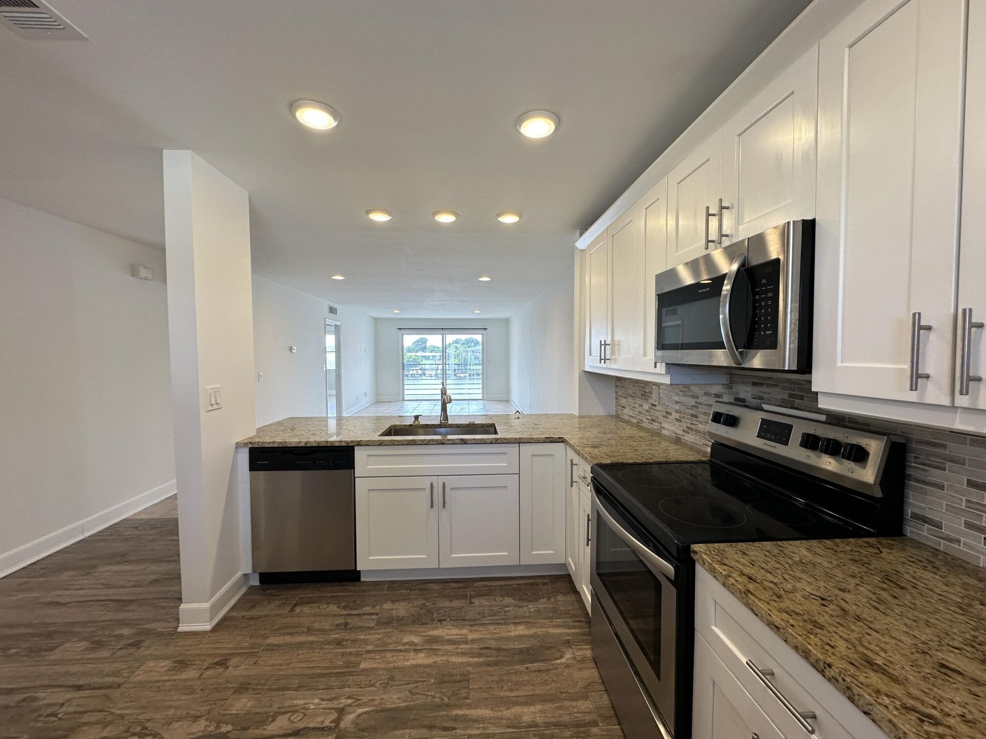309 Lake Circle, Unit 202, North Palm Beach, FL 33408 Photo