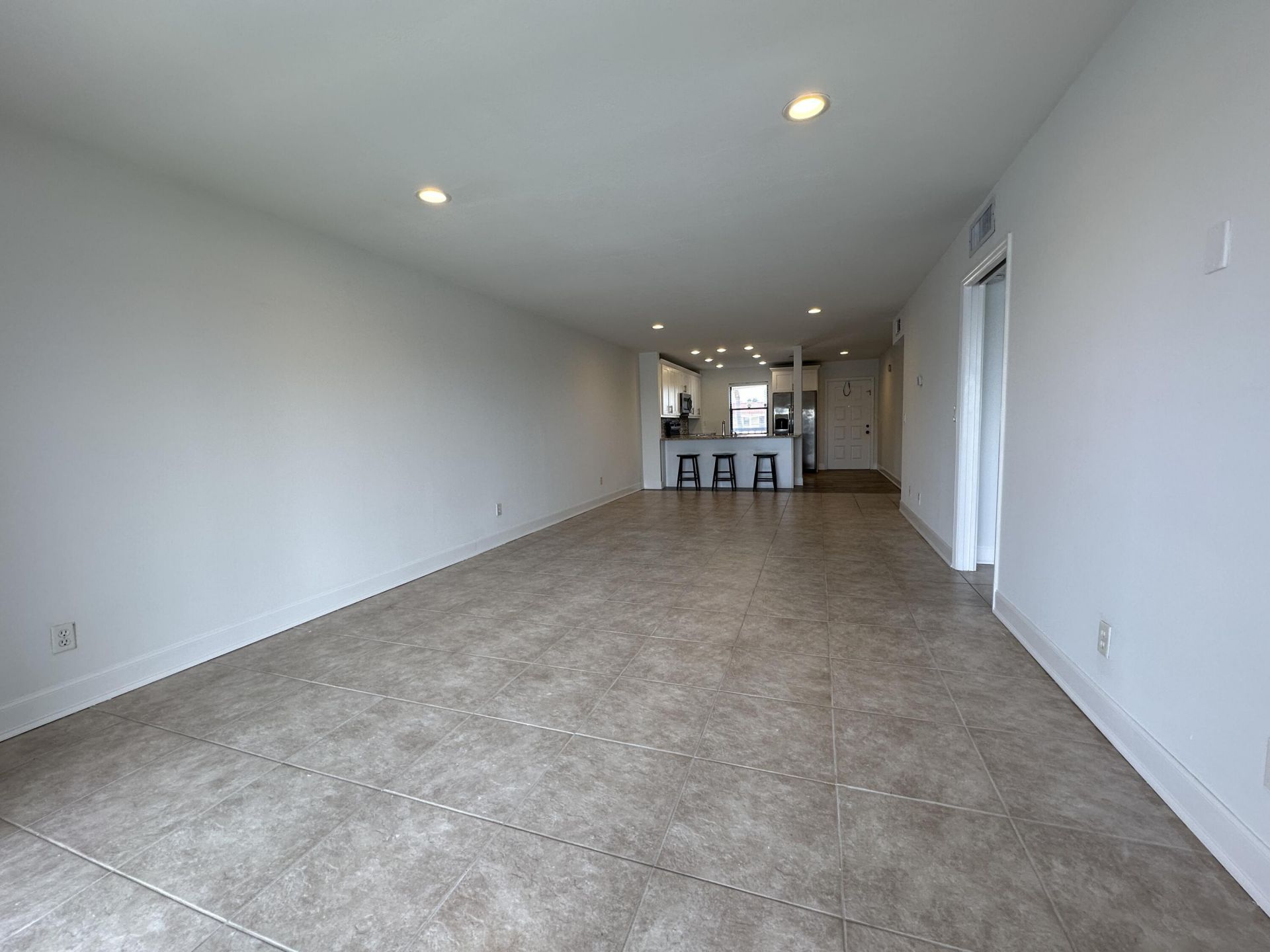 309 Lake Circle, Unit 202, North Palm Beach, FL 33408 Photo