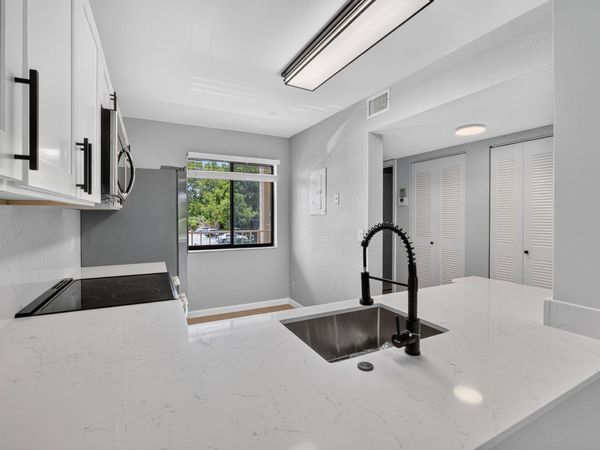 6795 Huntington Lane, Unit 201, Delray Beach, FL 33446