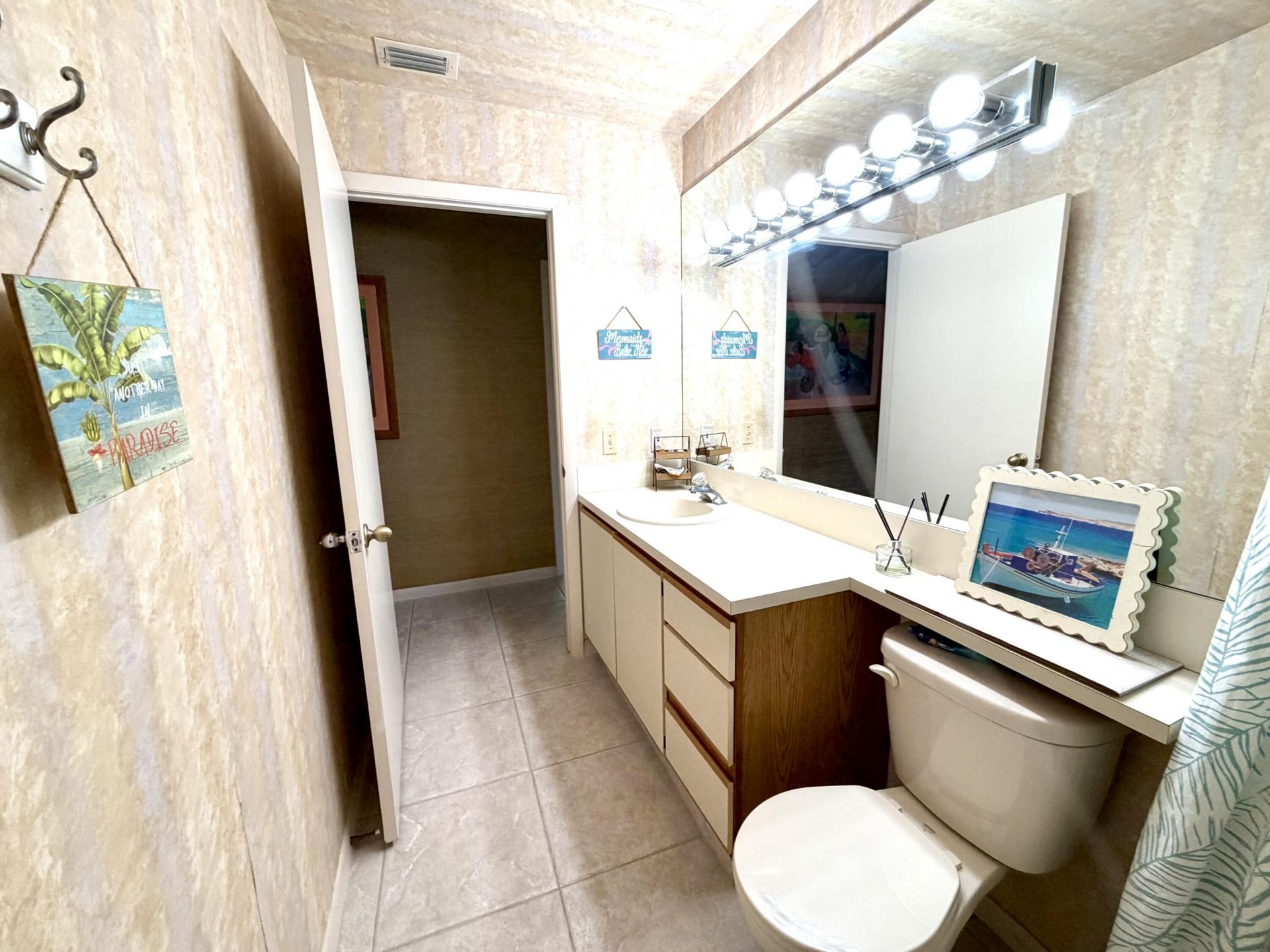 104 Half Moon Circle, Unit #A3, Hypoluxo, FL 33462 Photo