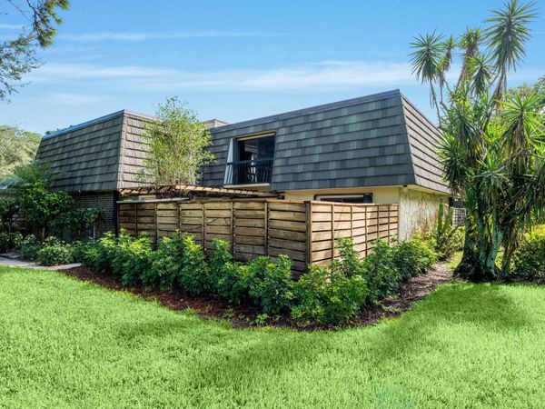 1611 16th Terrace, Palm Beach Gardens, FL 33418