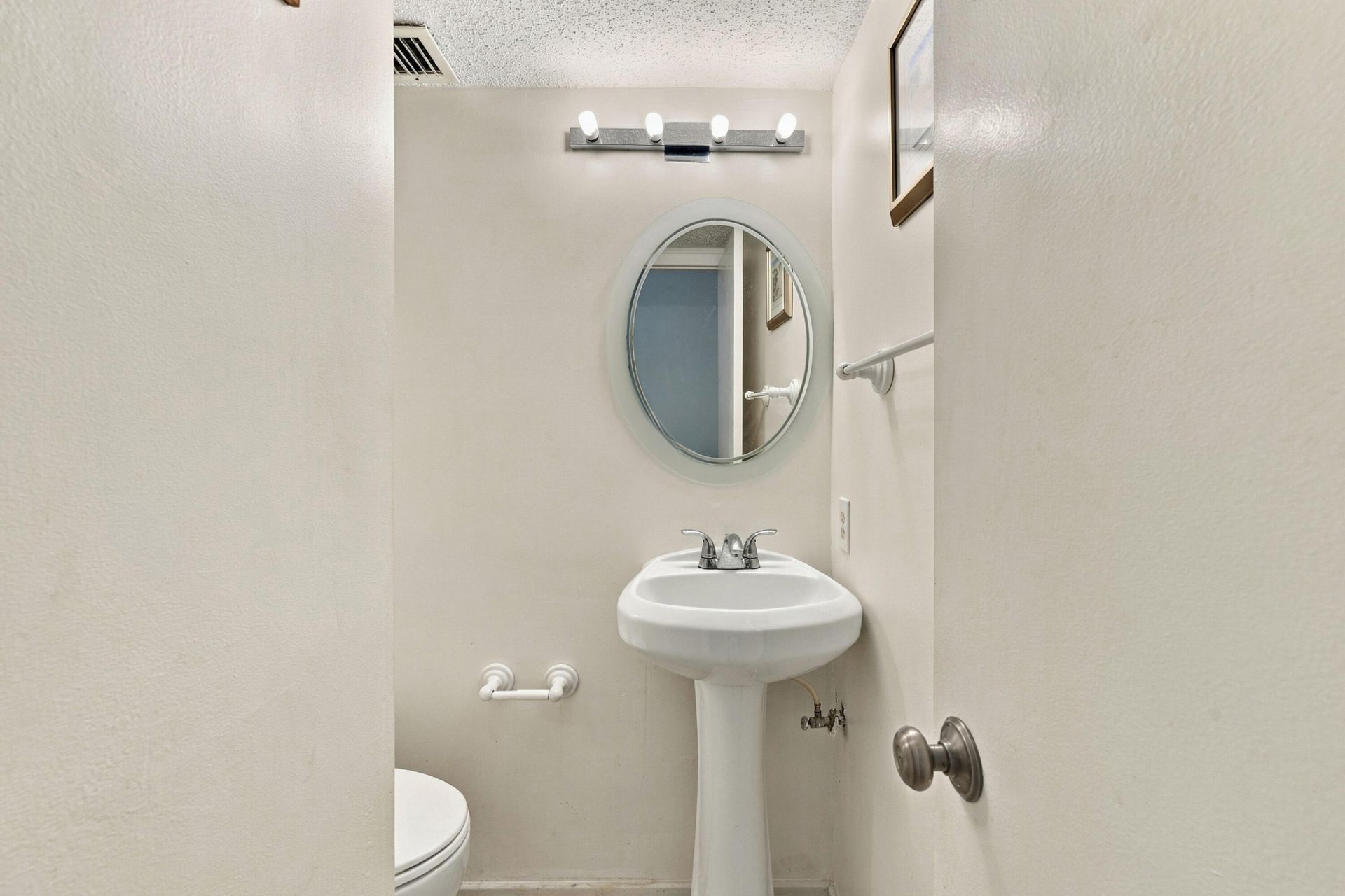 3909 N Ocean Boulevard, Unit 410, Fort Lauderdale, FL 33308 Photo