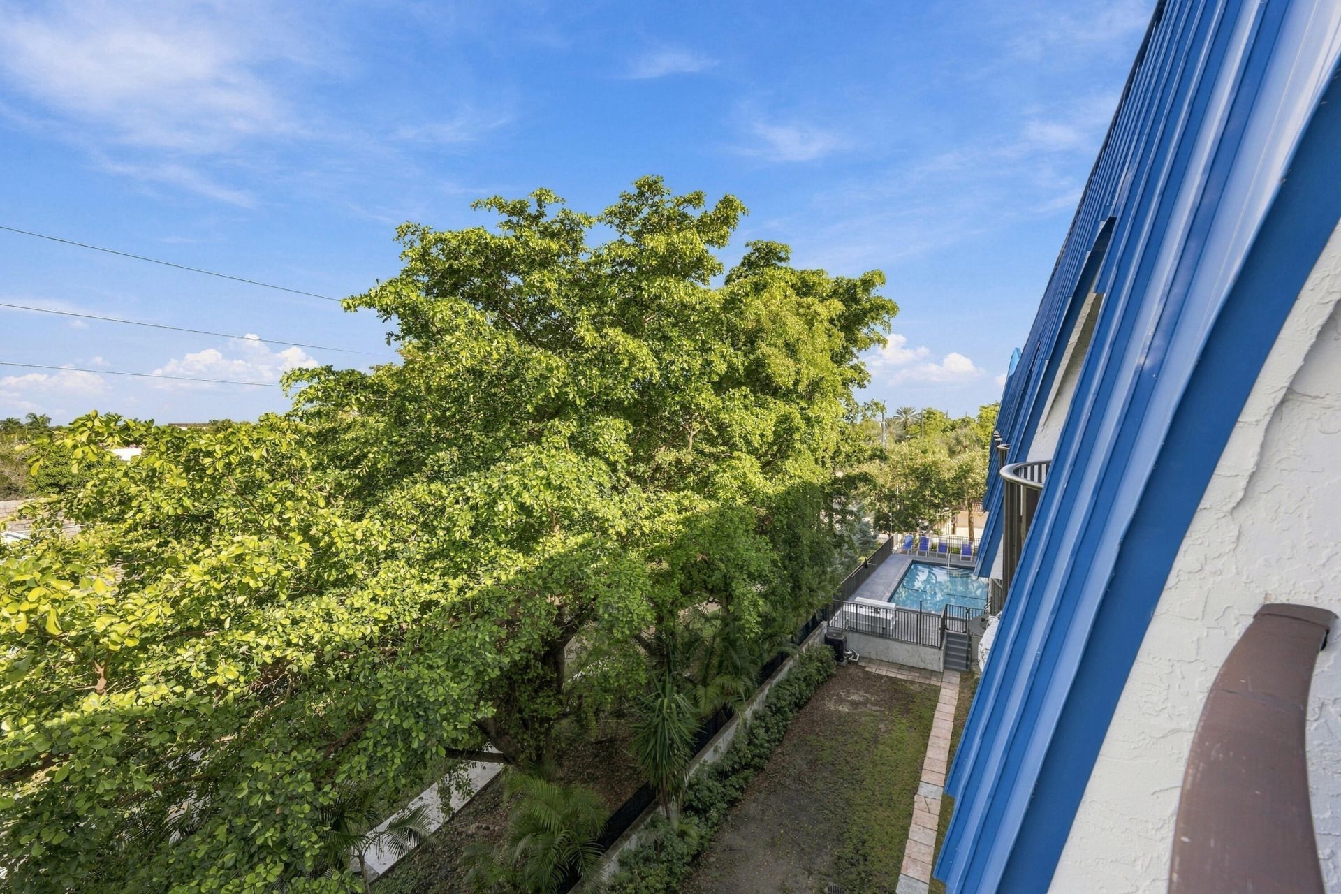 3909 N Ocean Boulevard, Unit 410, Fort Lauderdale, FL 33308 Photo