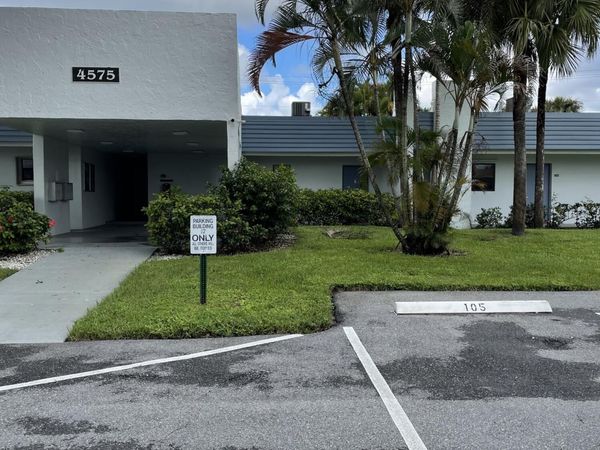 4575 Lucerne Lakes Boulevard W, Unit 105, Lake Worth, FL 33467