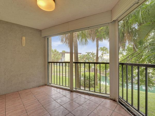 890 N FEDERAL Highway, Unit 208, Lantana, FL 33462