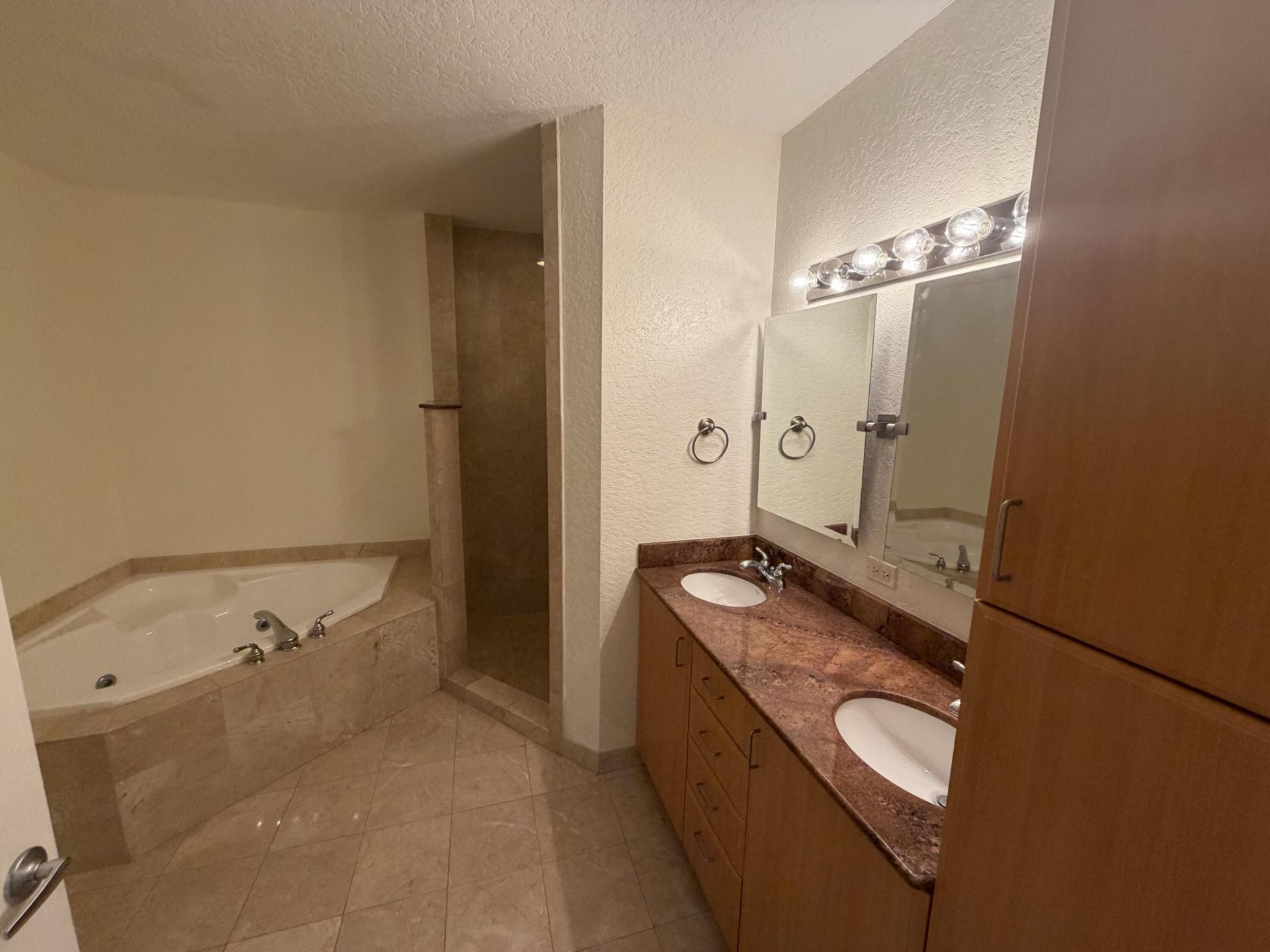 1640 Presidential Way, Unit 307, West Palm Beach, FL 33401 Photo