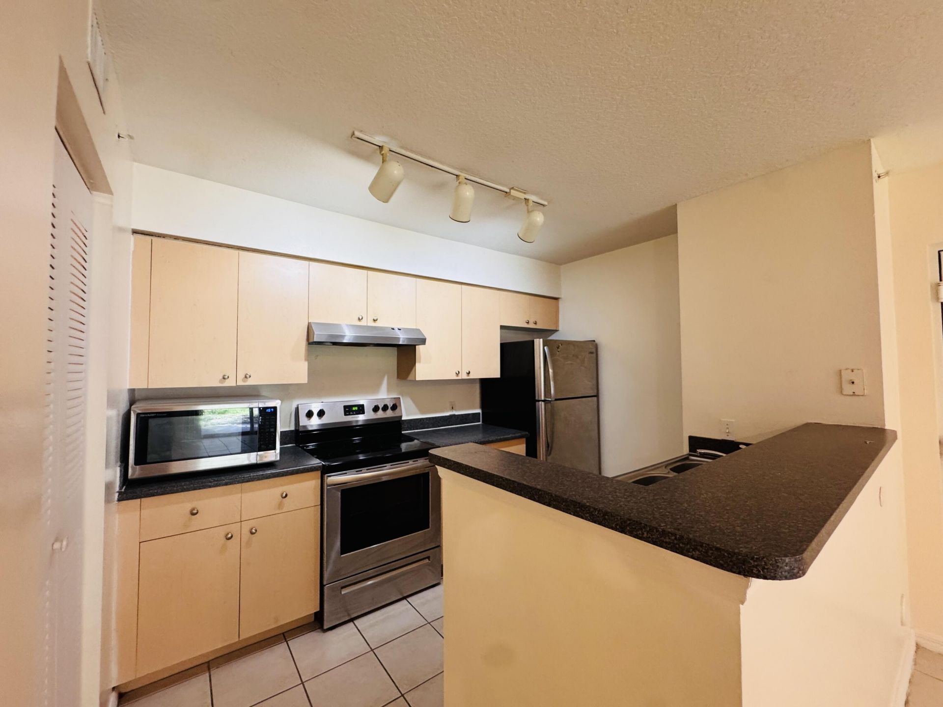 4271 San Marino Boulevard, Unit 103, West Palm Beach, FL 33409 Photo