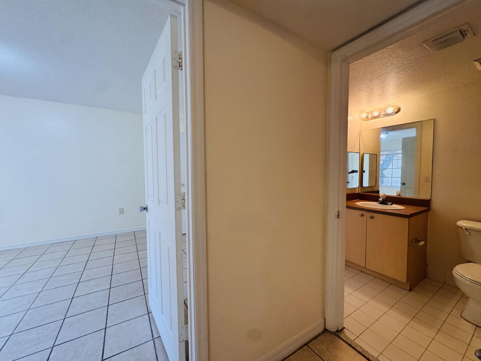 4271 San Marino Boulevard, Unit 103, West Palm Beach, FL 33409 Photo