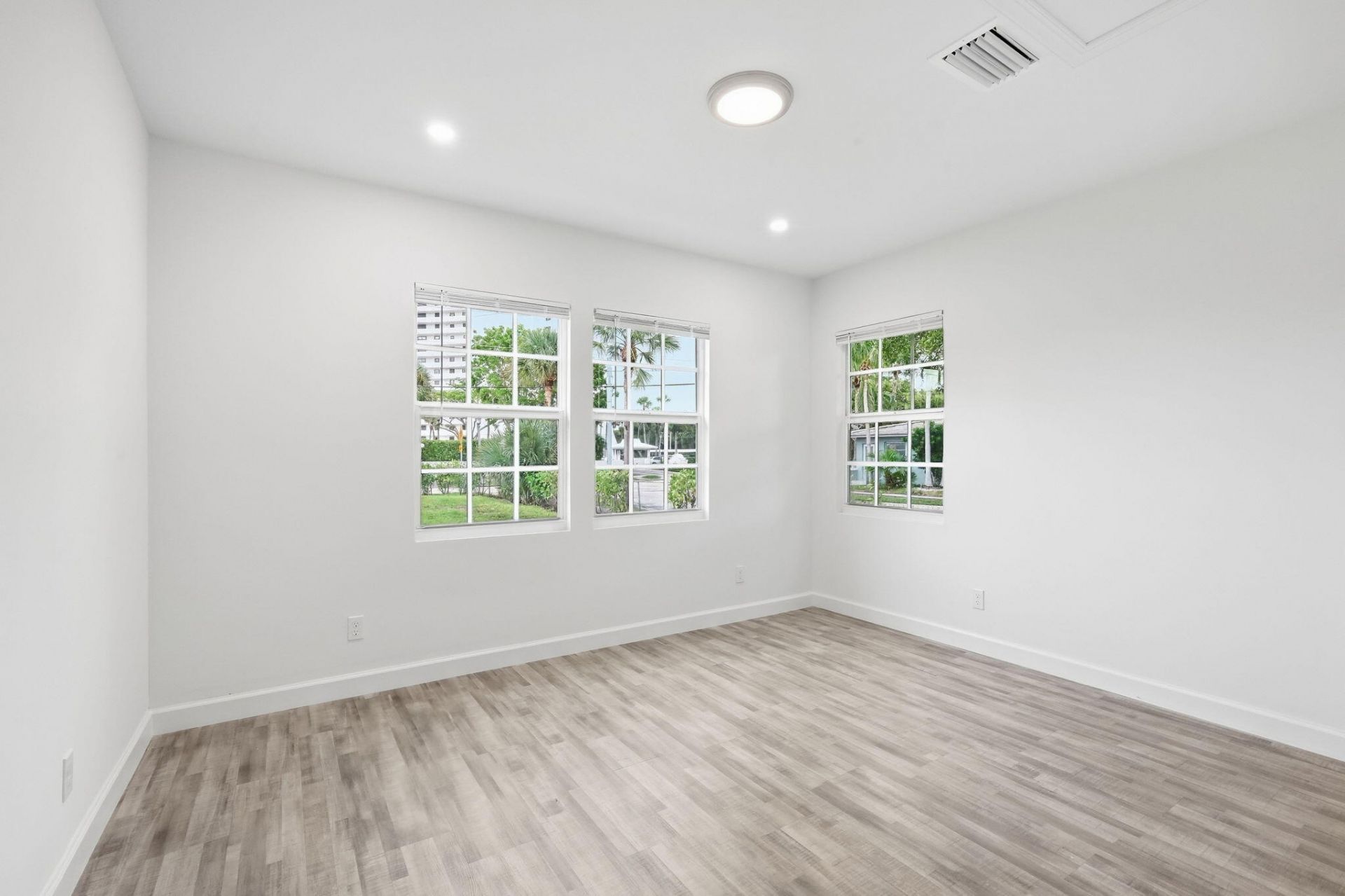 5203 N Flagler Drive, West Palm Beach, FL 33407 Photo