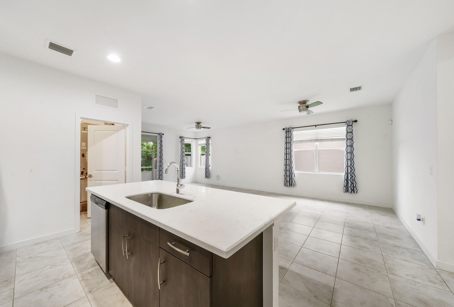 6089 Wildfire Way, West Palm Beach, FL 33415 Photo