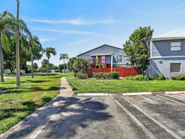 1 CROSSINGS Circle, Unit C, Boynton Beach, FL 33435