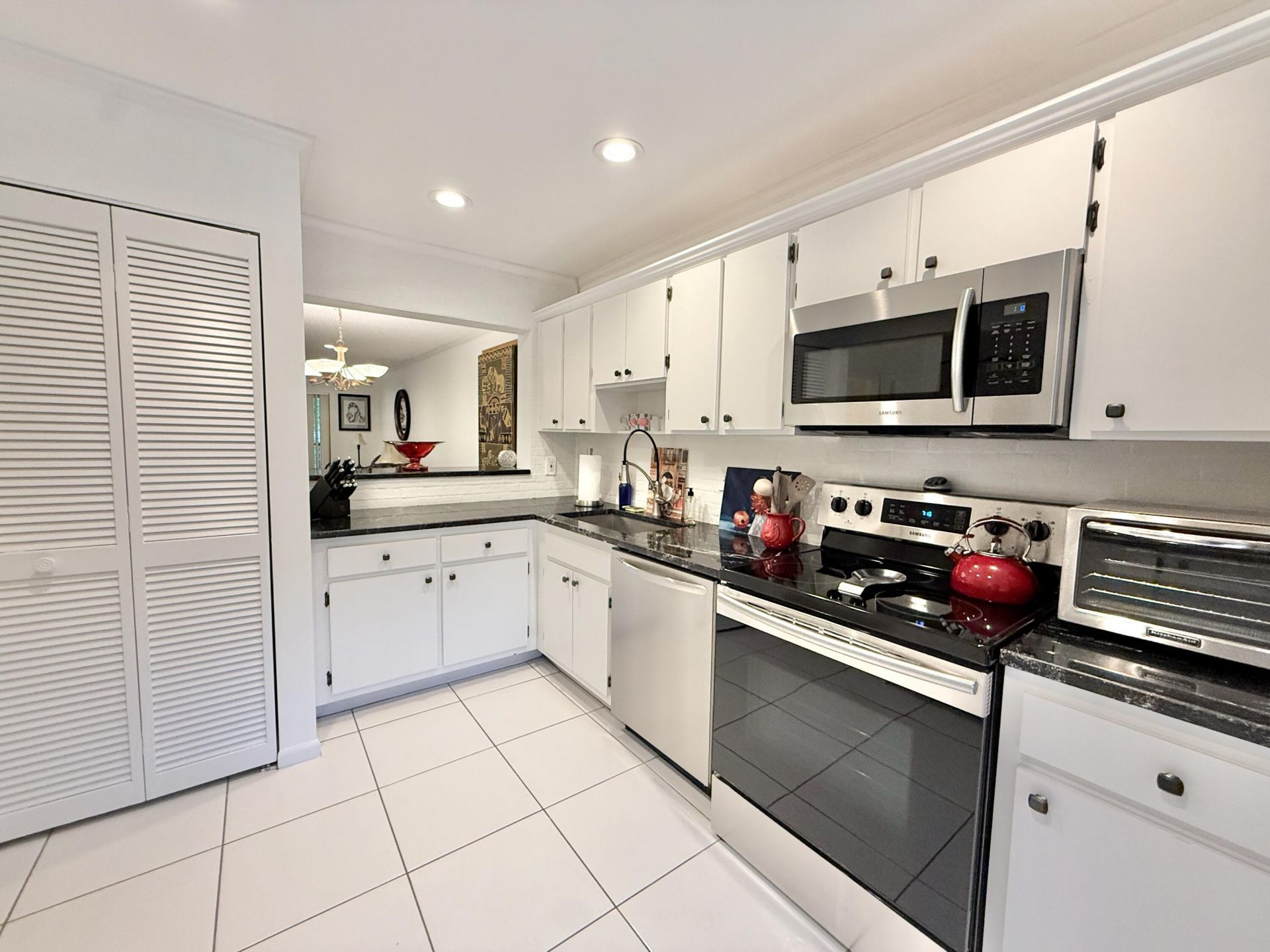 31 Stratford Lane W, Unit D, Boynton Beach, FL 33436 Photo