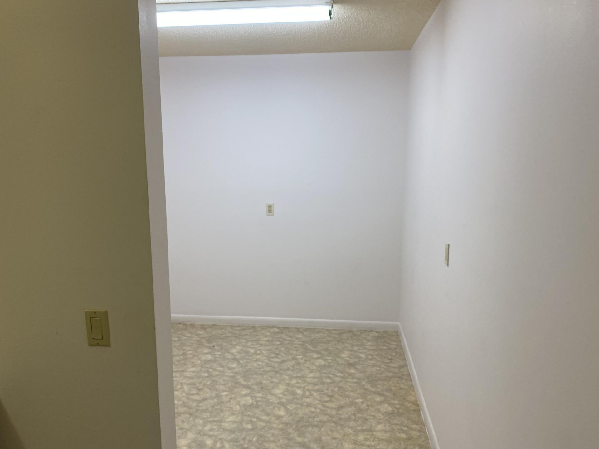 3500 Whitehall Drive, Unit 302, West Palm Beach, FL 33401 Photo