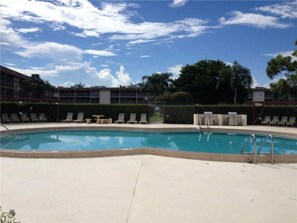 2000 Springdale Boulevard, Unit 311, Palm Springs, FL 33461 Photo