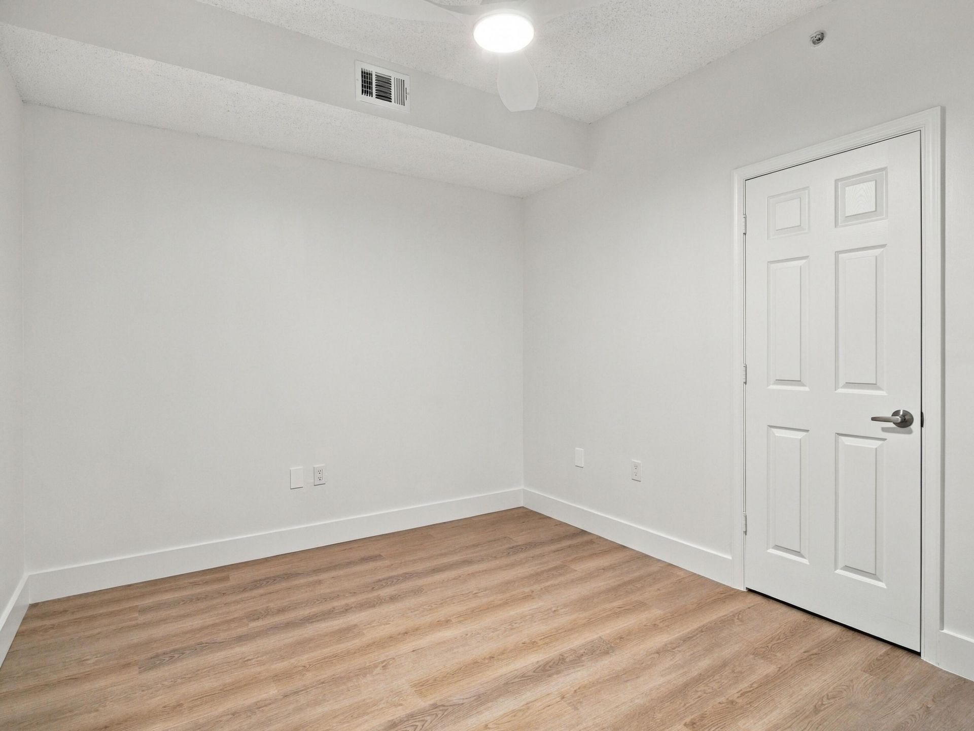 2020 Greenview Shores Boulevard, Unit 109, Wellington, FL 33414 Photo