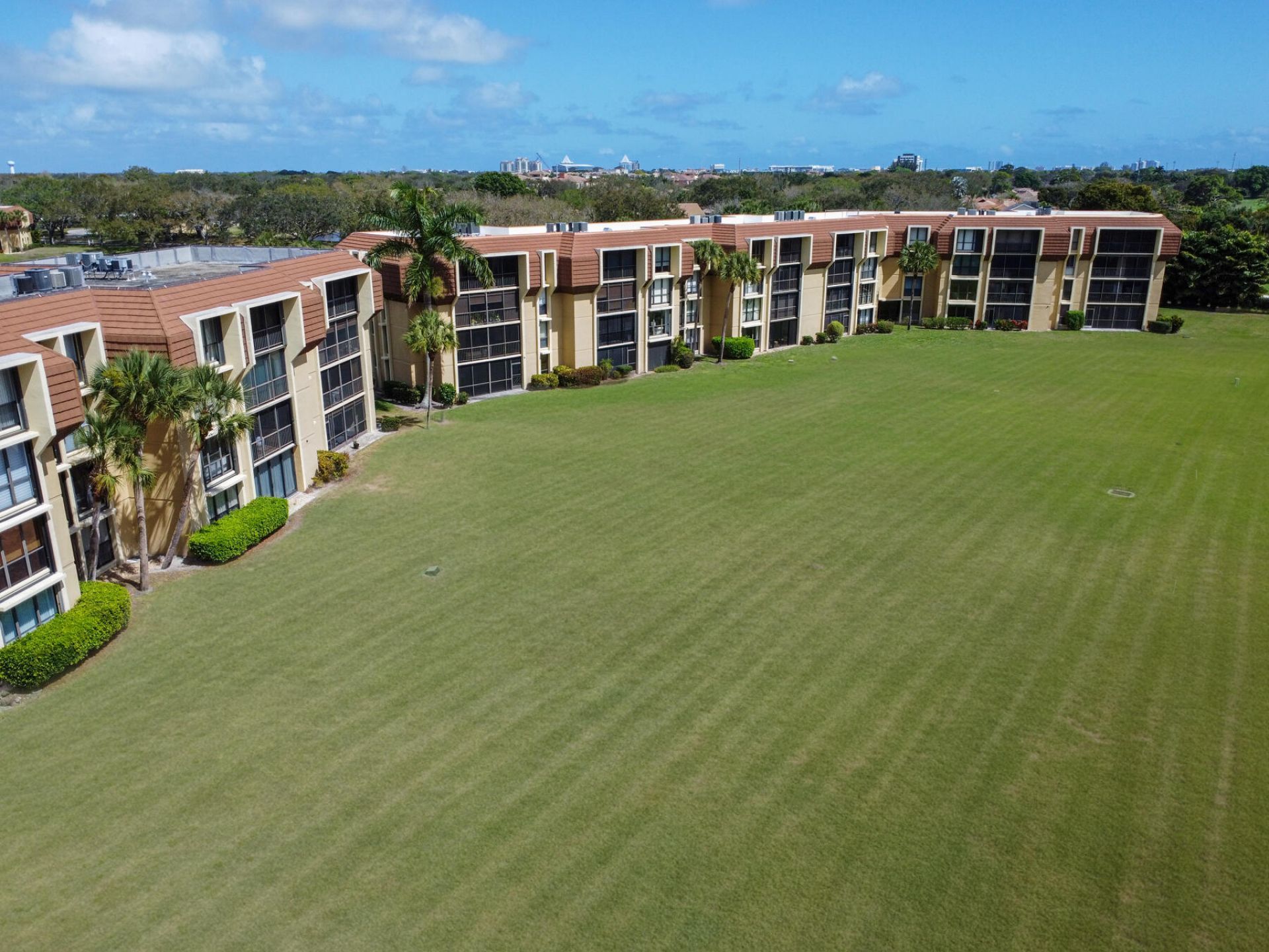 5390 Woodland Lakes Drive, Unit 104, Palm Beach Gardens, FL 33418 Photo