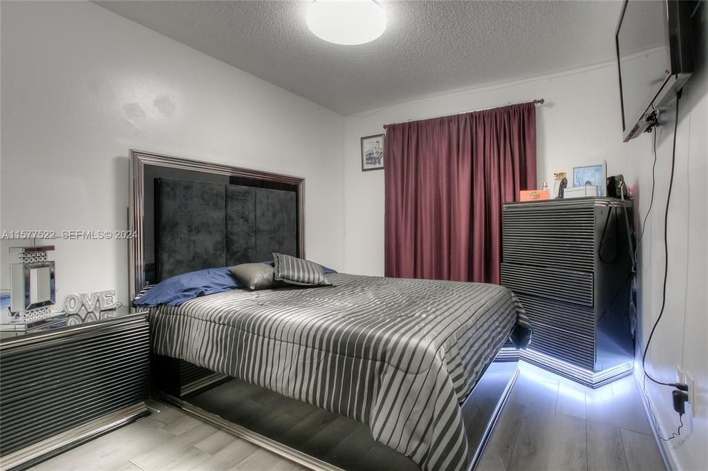 5665 W 20th Avenue, Unit 301, Hialeah, FL 33012 Photo