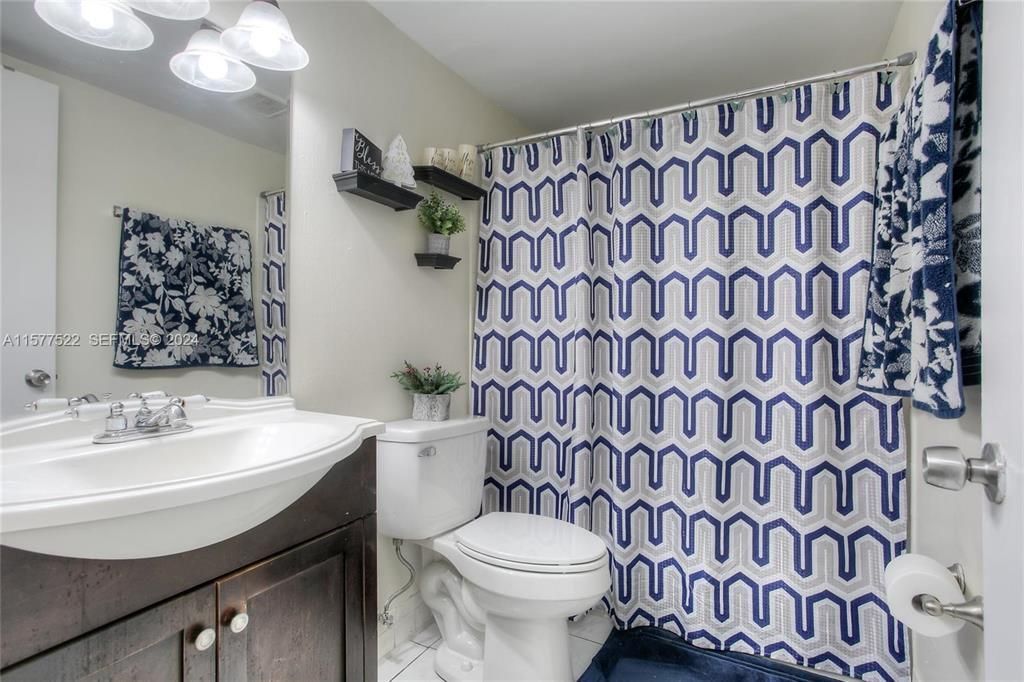 5665 W 20th Avenue, Unit 301, Hialeah, FL 33012 Photo