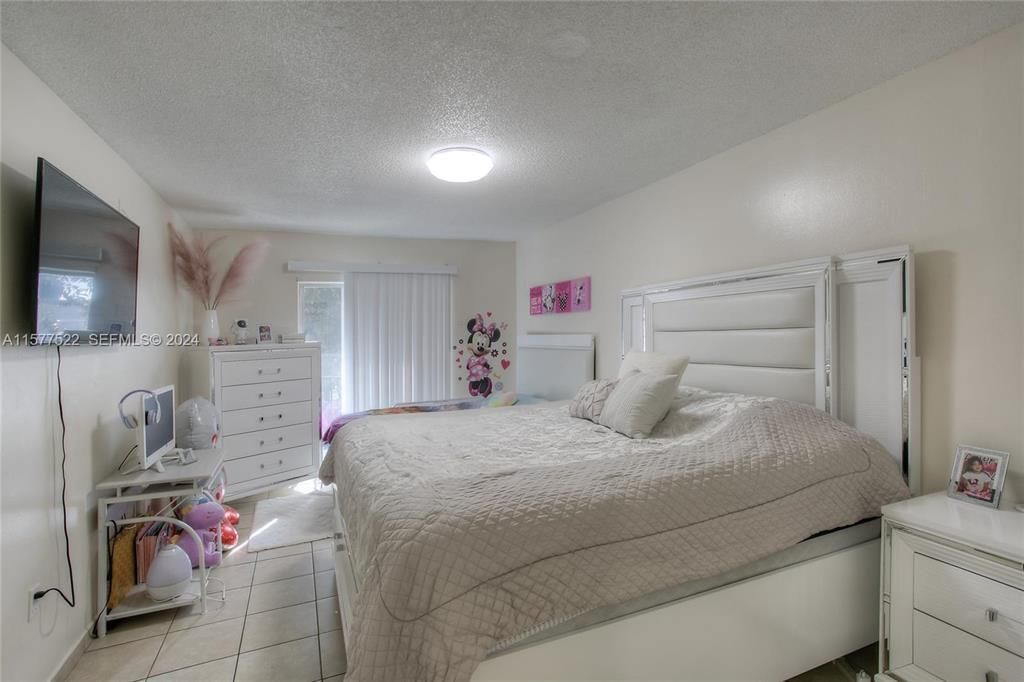 5665 W 20th Avenue, Unit 301, Hialeah, FL 33012 Photo