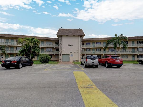 400 Village Green Circle W, Unit 314, Palm Springs, FL 33461