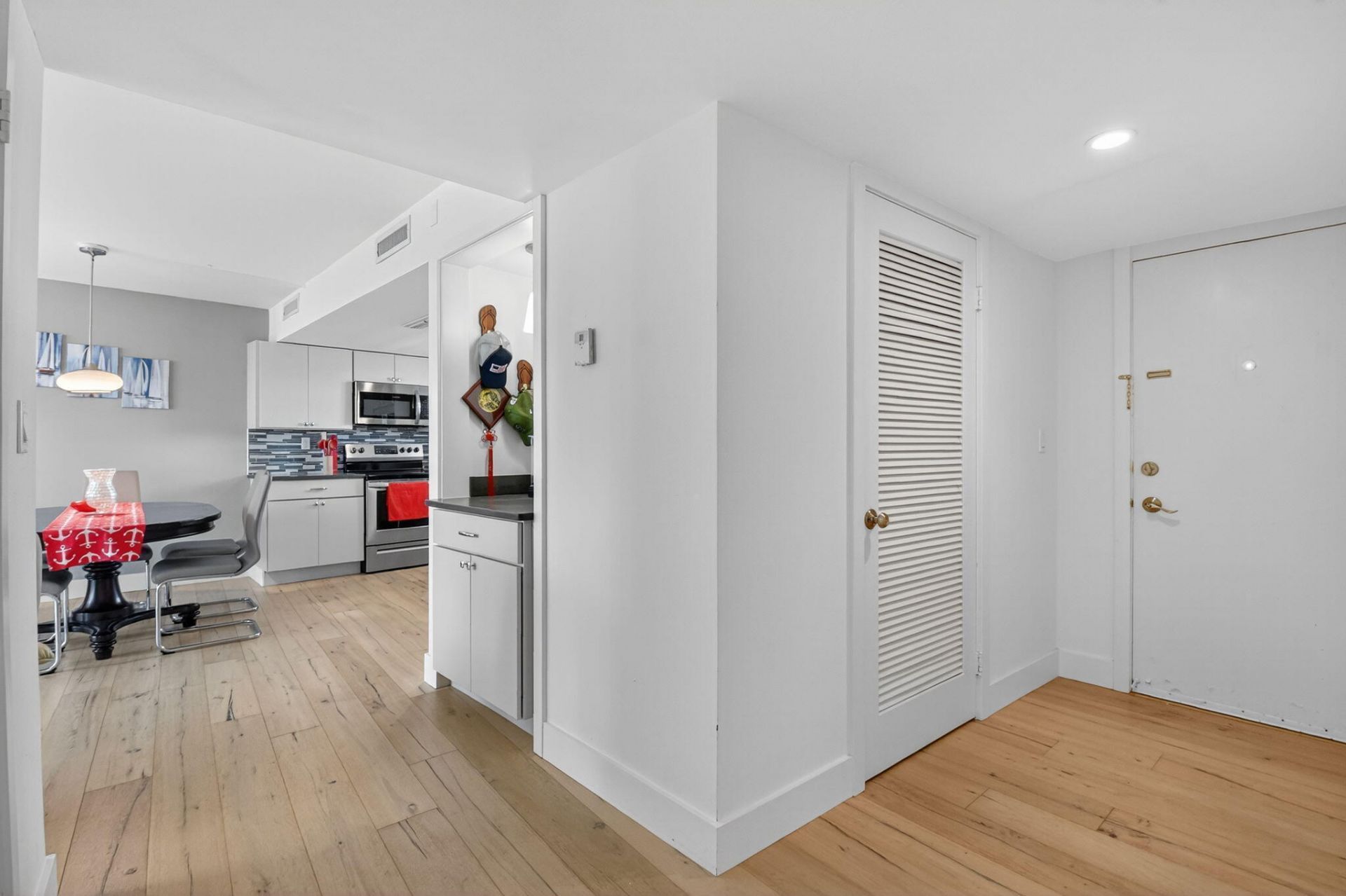 2505 S Ocean Boulevard, Unit 305, Palm Beach, FL 33480 Photo