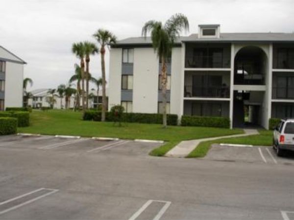 1105 GREEN PINE Boulevard, Unit C2, West Palm Beach, FL 33409
