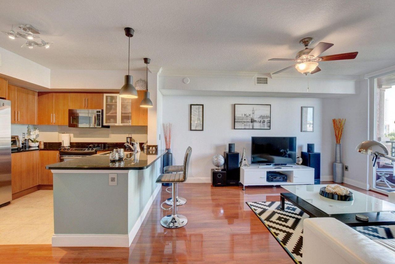 600 S Dixie Highway, Unit 507, West Palm Beach, FL 33401 Photo