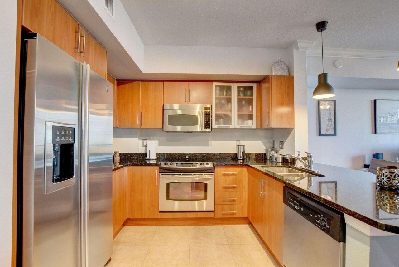 600 S Dixie Highway, Unit 507, West Palm Beach, FL 33401 Photo
