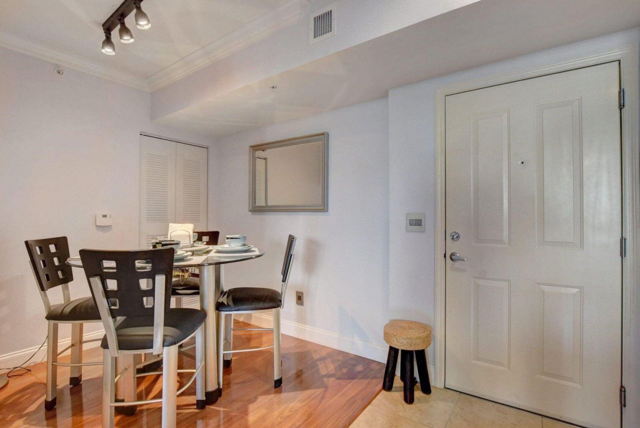 600 S Dixie Highway, Unit 507, West Palm Beach, FL 33401 Photo