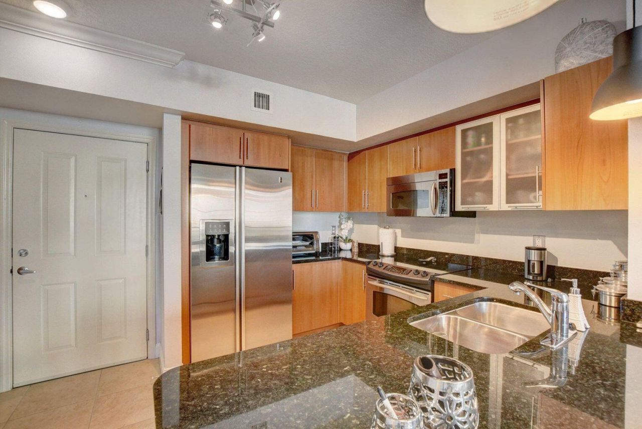 600 S Dixie Highway, Unit 507, West Palm Beach, FL 33401 Photo