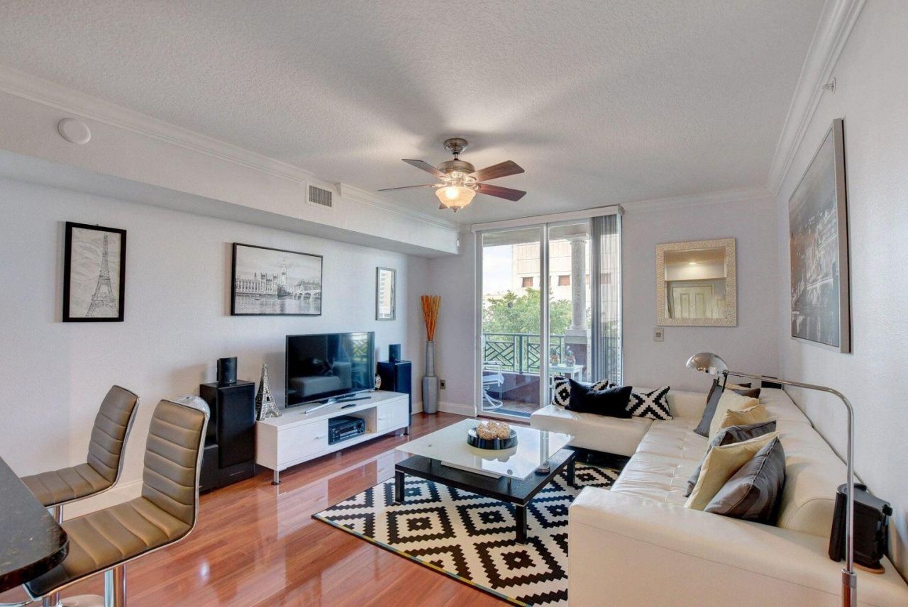 600 S Dixie Highway, Unit 507, West Palm Beach, FL 33401 Photo