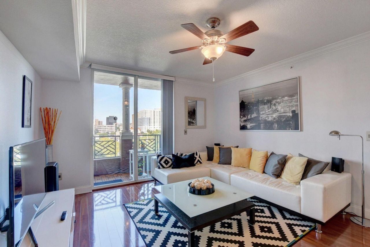 600 S Dixie Highway, Unit 507, West Palm Beach, FL 33401 Photo