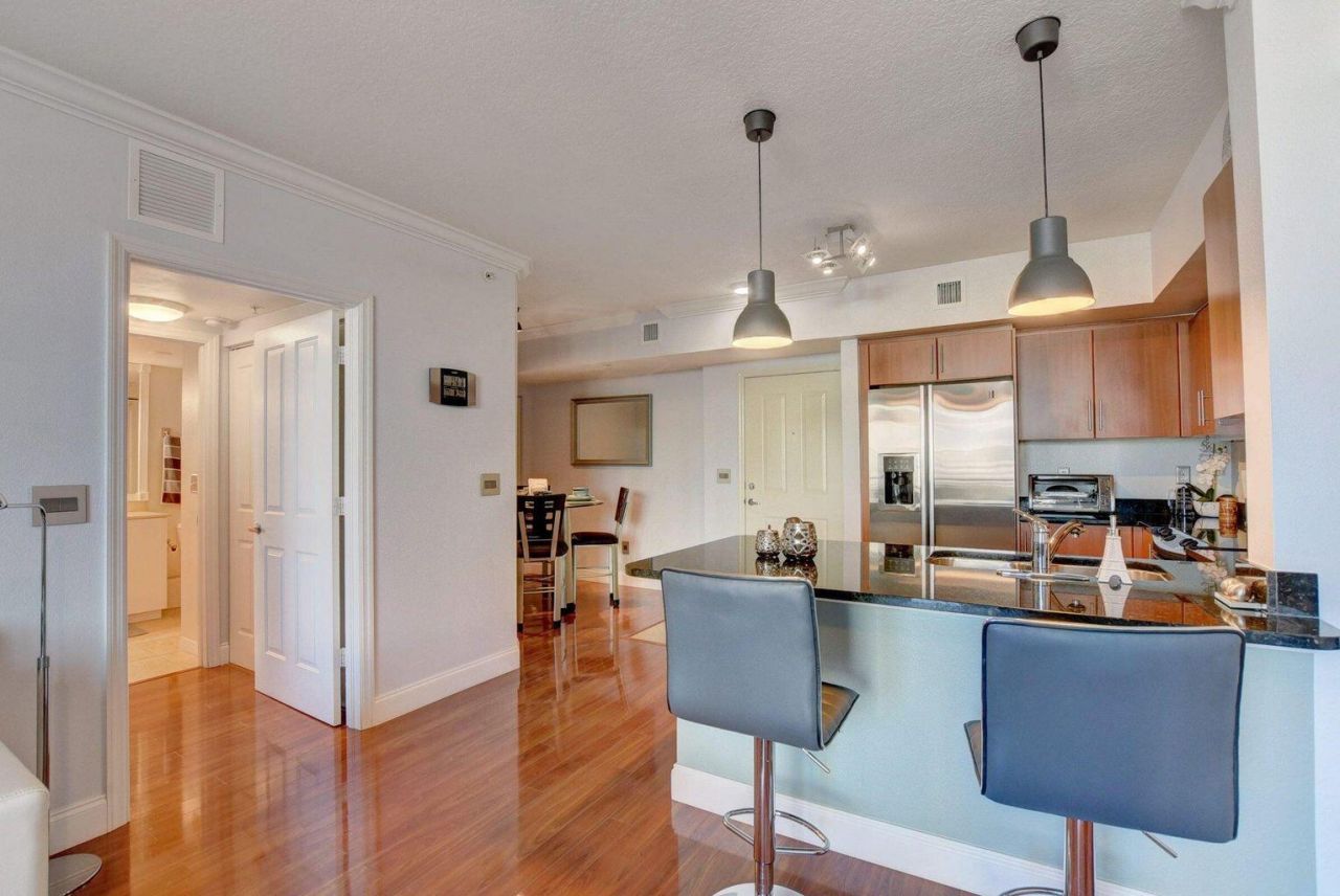 600 S Dixie Highway, Unit 507, West Palm Beach, FL 33401 Photo