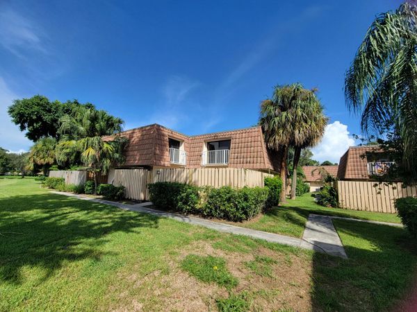 588 GREEN SPRINGS Place, Unit 588, West Palm Beach, FL 33409