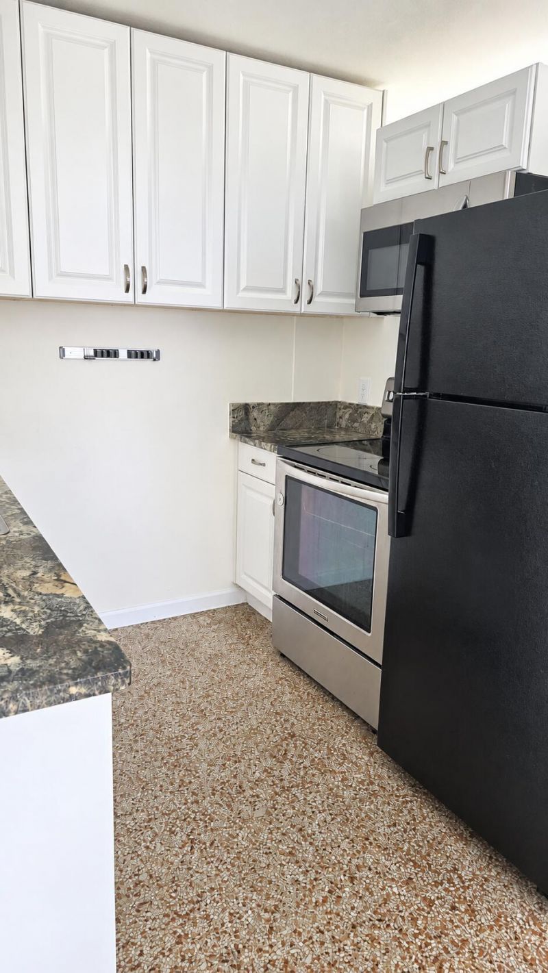 330 W 29th Street W, Riviera Beach, FL 33404 Photo