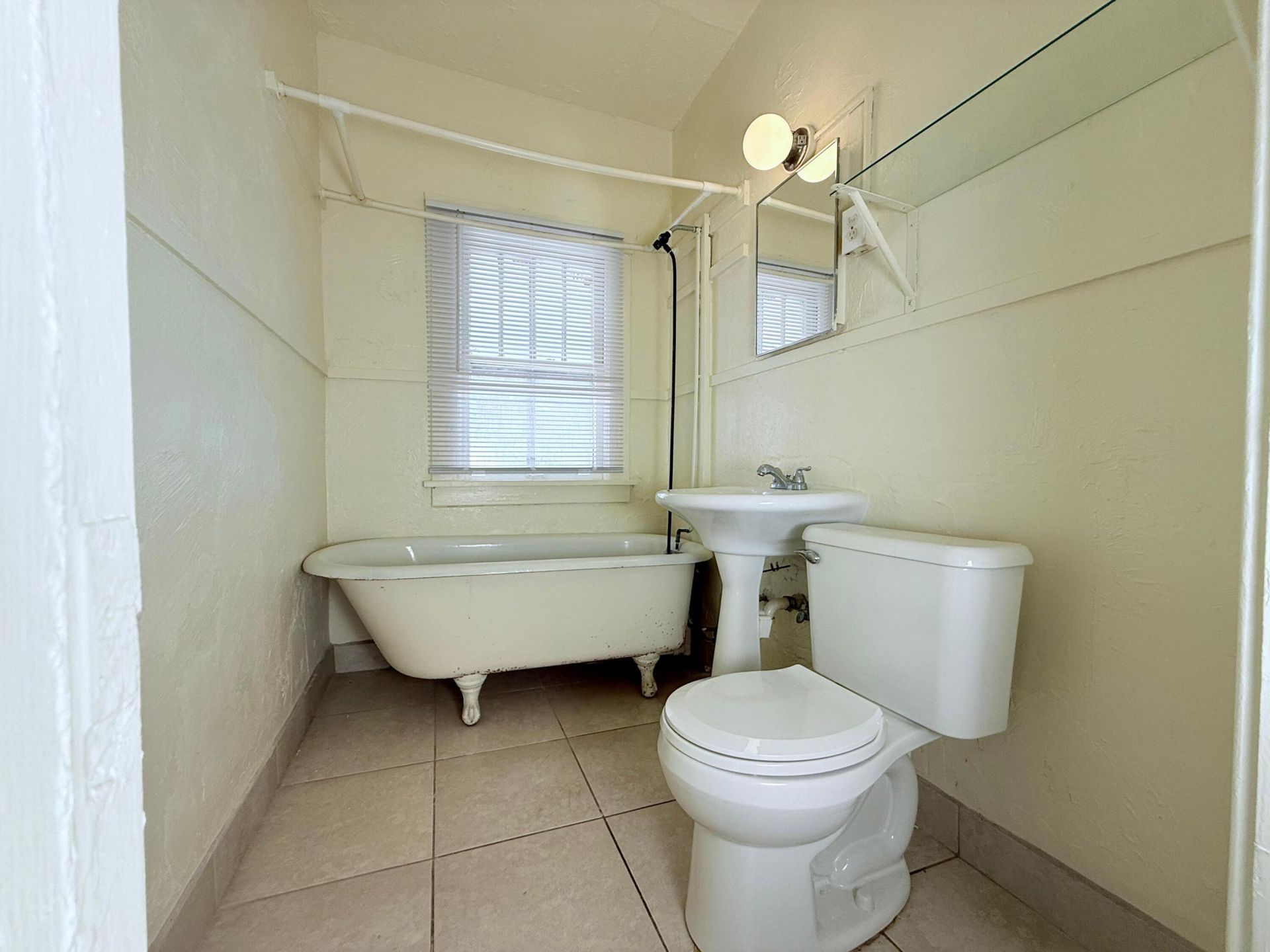 2010 Broward Avenue, Unit 12, West Palm Beach, FL 33407 Photo