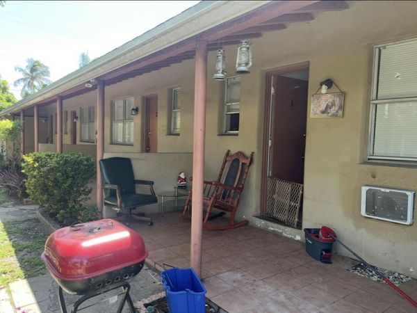 1840 TAFT Street, Unit 1-5, Hollywood, FL 33020