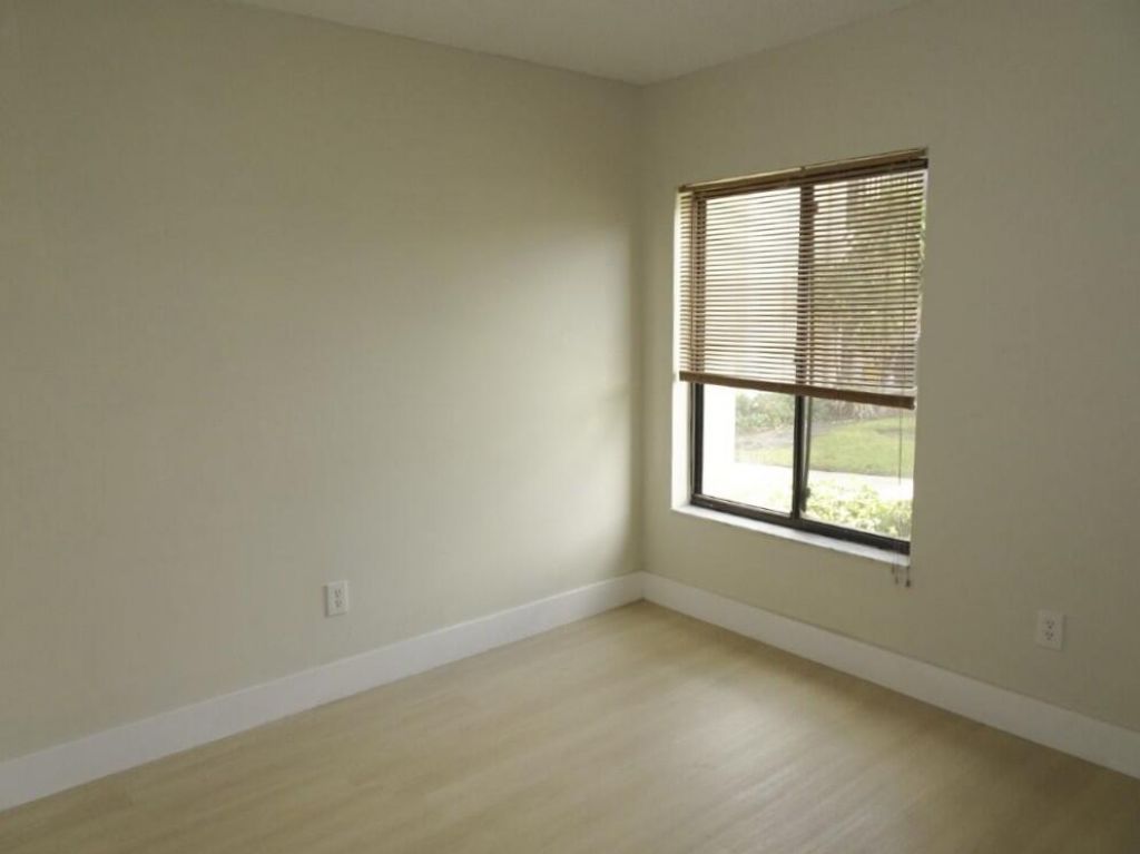 350 Club Circle, Unit 105, Boca Raton, FL 33487 Photo