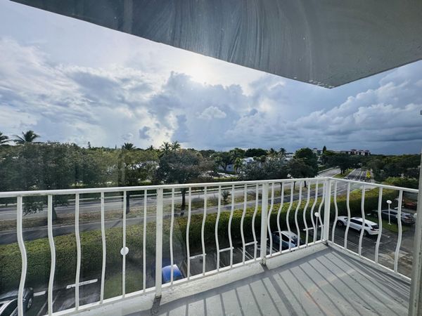 500 EXECUTIVE CENTER Drive, Unit 4A, West Palm Beach, FL 33401