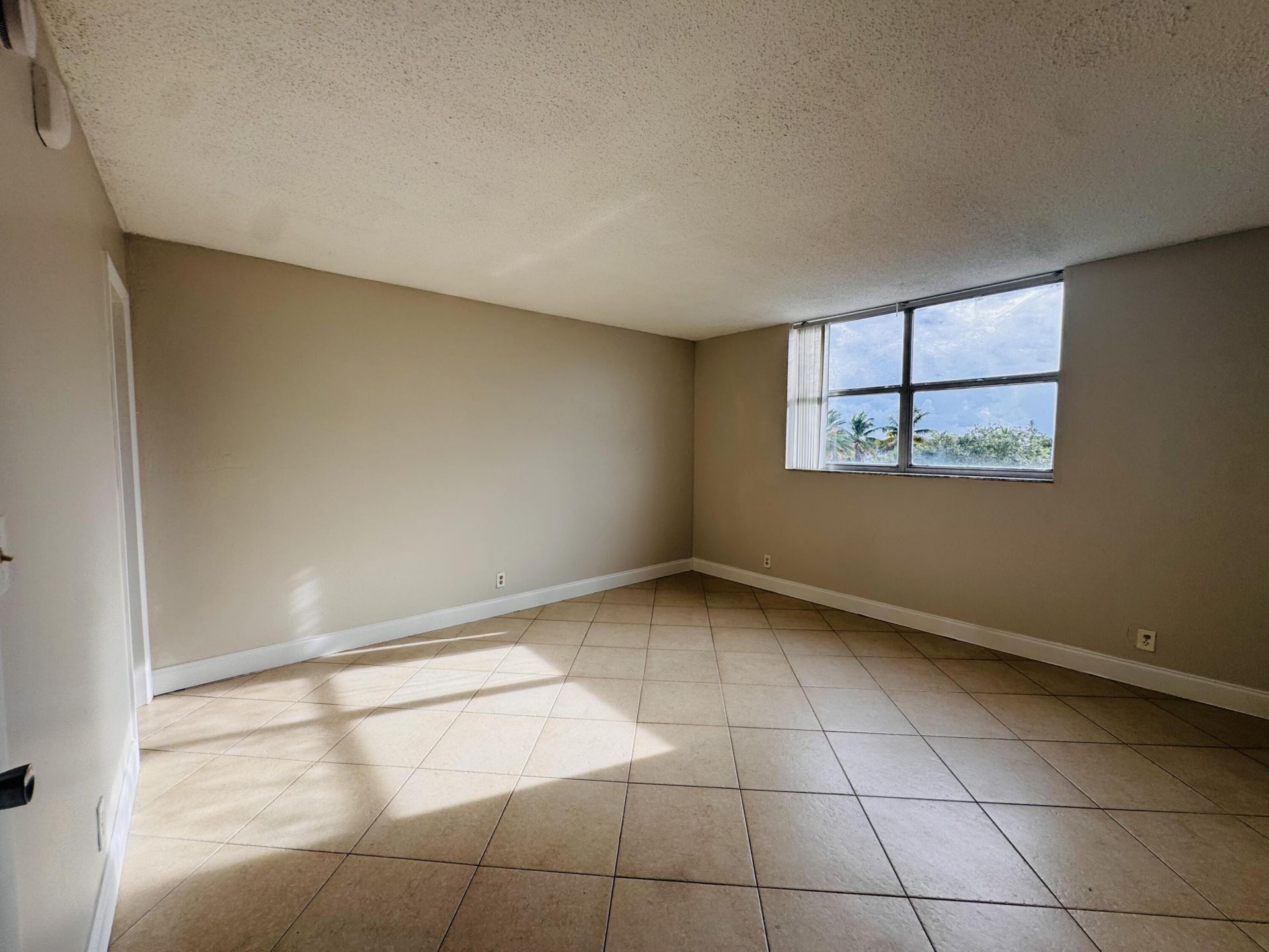 500 Executive Center Drive, Unit 4A, West Palm Beach, FL 33401 Photo