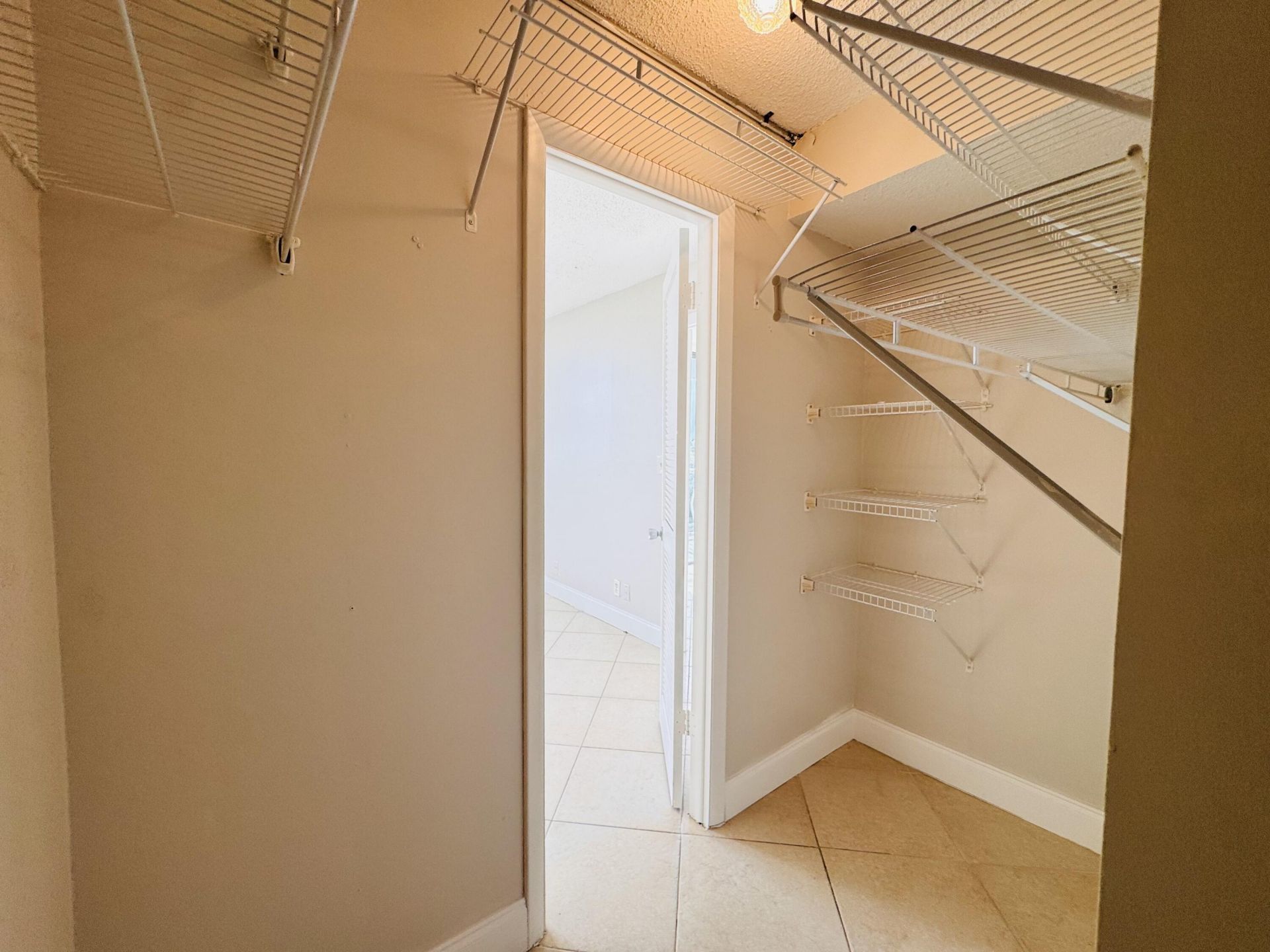 500 Executive Center Drive, Unit 4A, West Palm Beach, FL 33401 Photo
