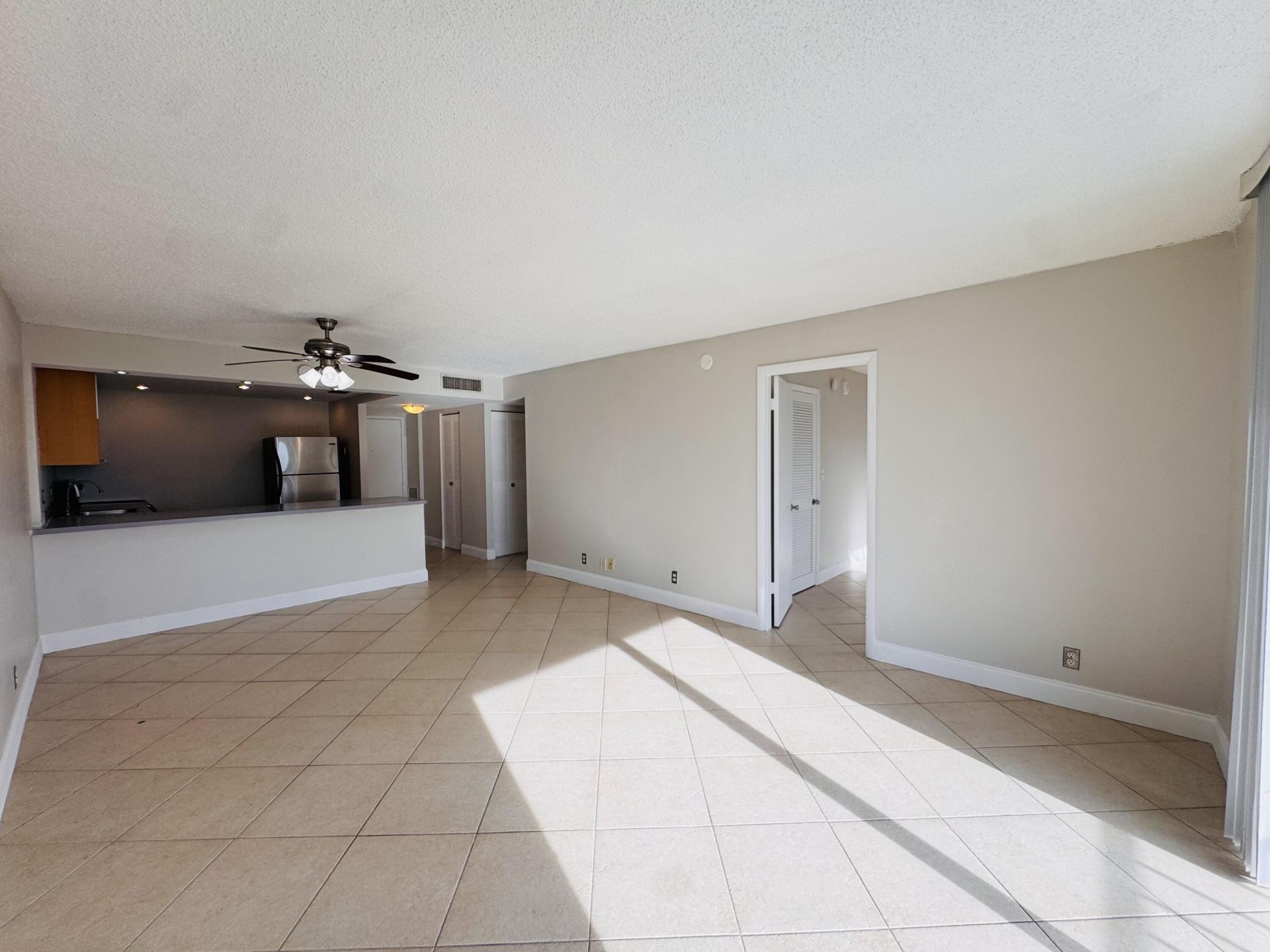500 Executive Center Drive, Unit 4A, West Palm Beach, FL 33401 Photo
